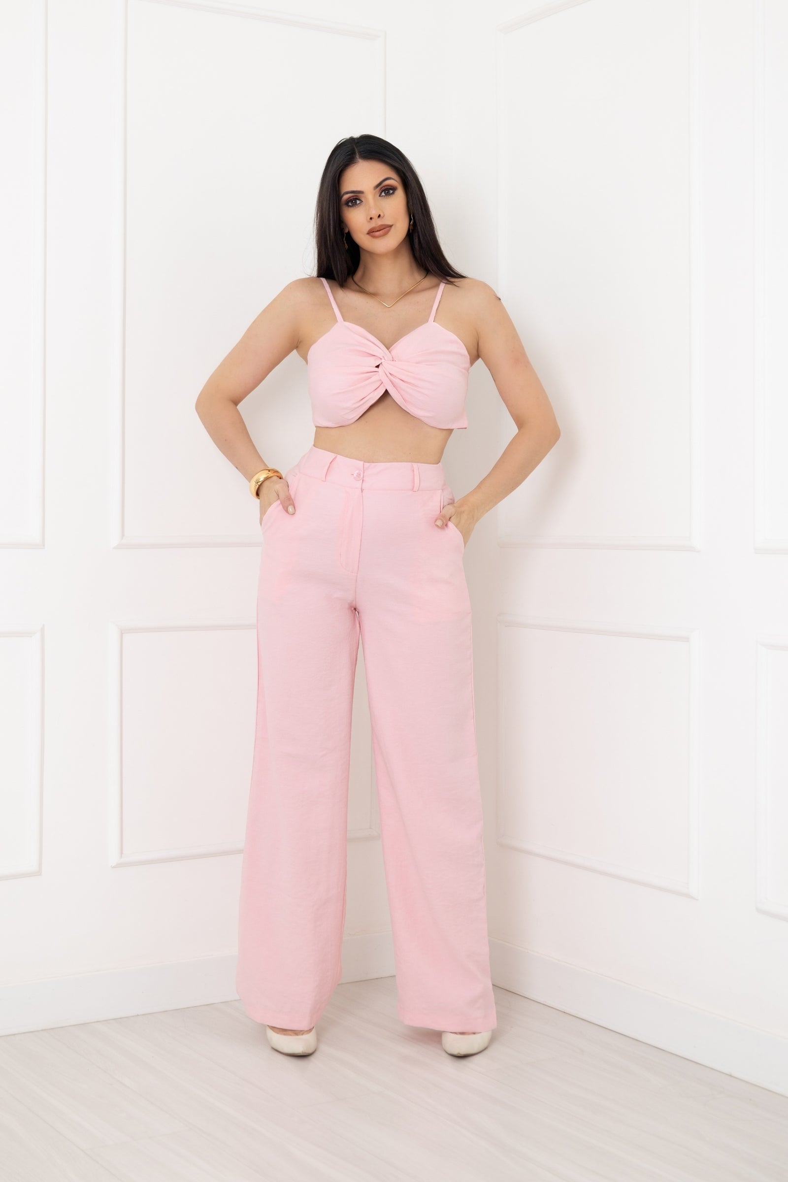 O CONJUNTO PERFEITO PARA QUEM BUSCA ELEGÂNCIA E CONFORTO!