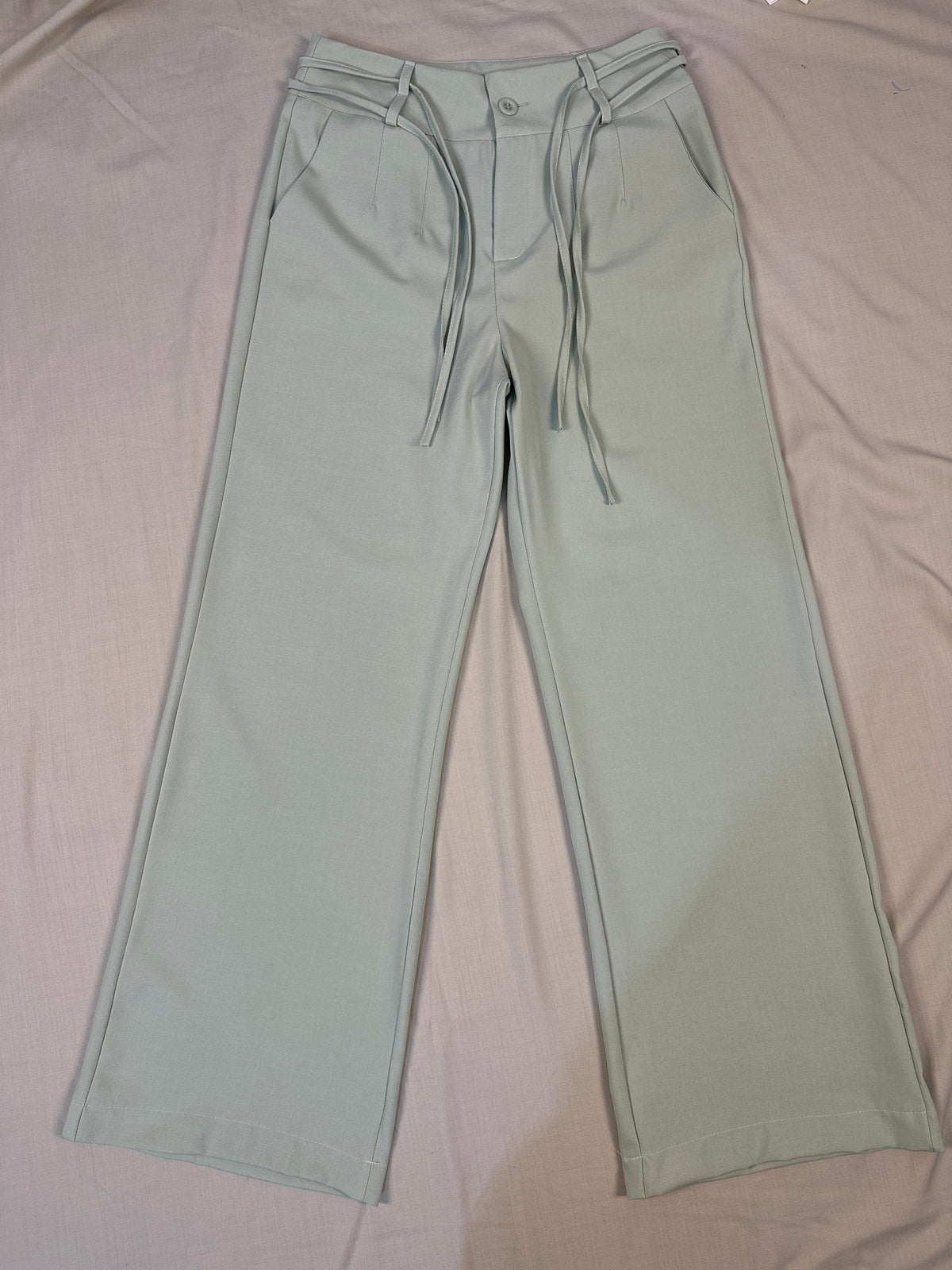 Calça Pantalona Alfaiataria com Amarração