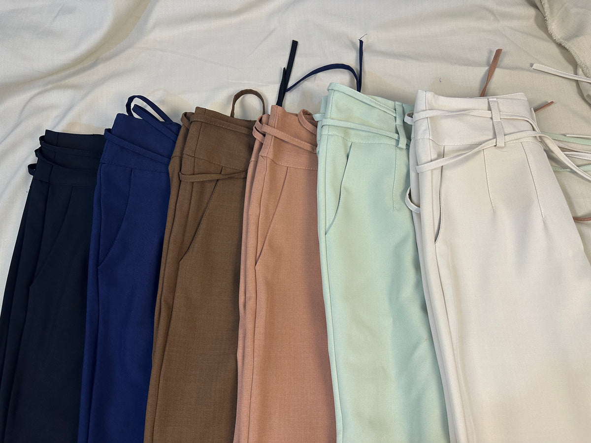 Calça Pantalona Alfaiataria com Amarração