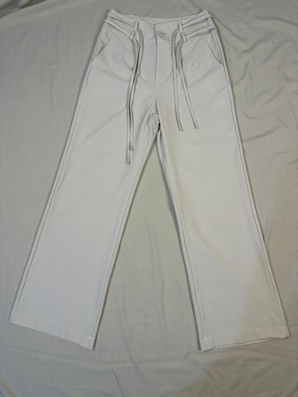 Calça Pantalona Alfaiataria com Amarração