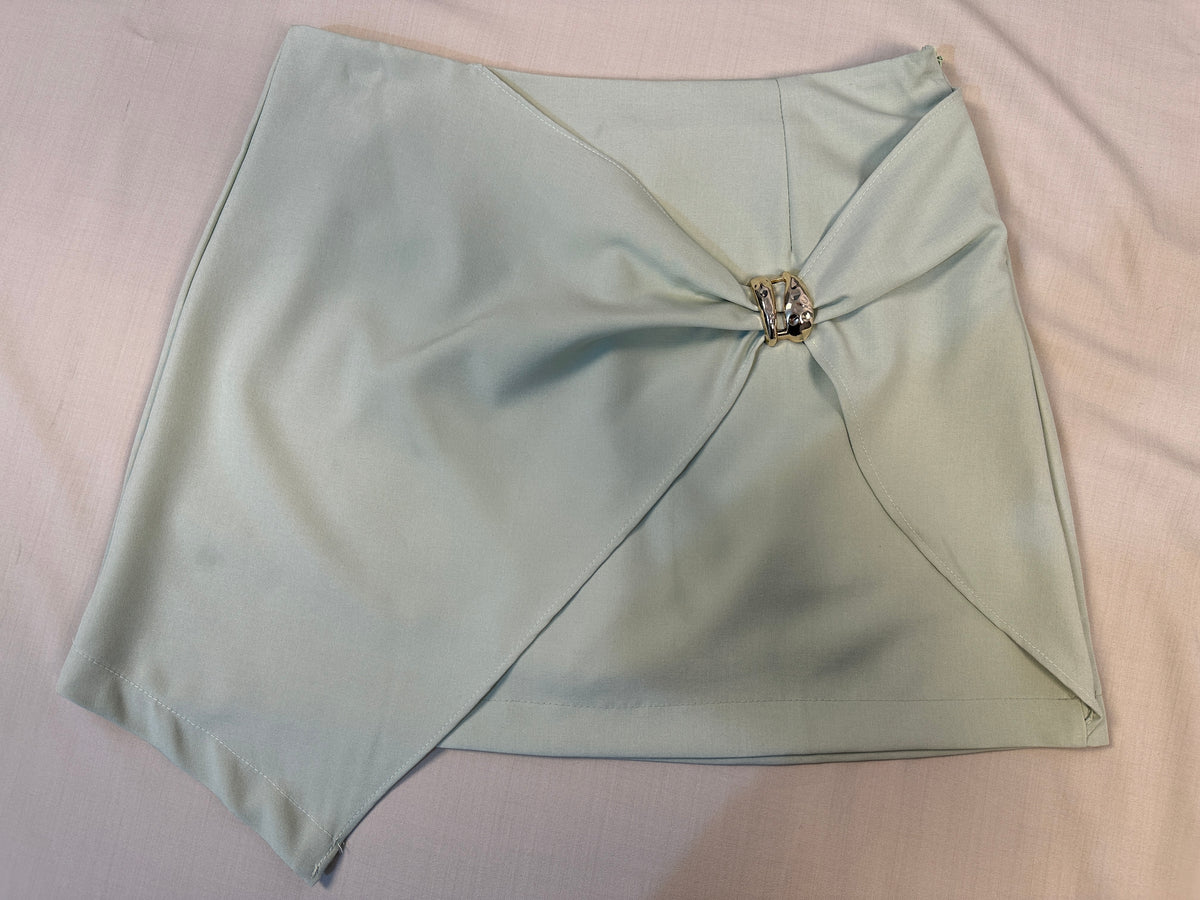 Short-Saia Alfaiataria Assimétrico com Fivela