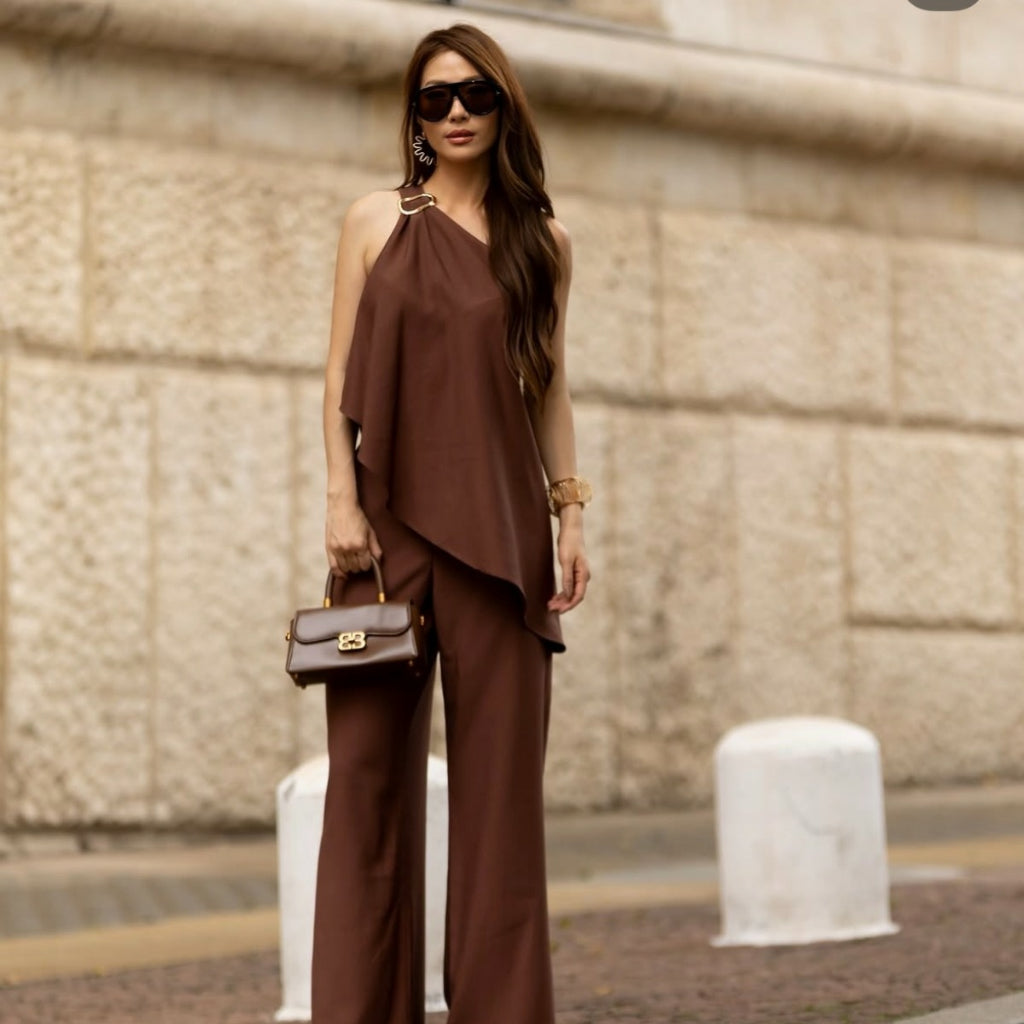 Conjunto Ombro Só Assimétrico e Pantalona - Quiet Luxury