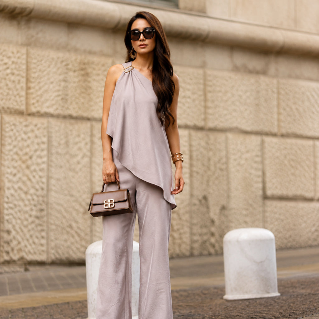Conjunto Ombro Só Assimétrico e Pantalona - Quiet Luxury